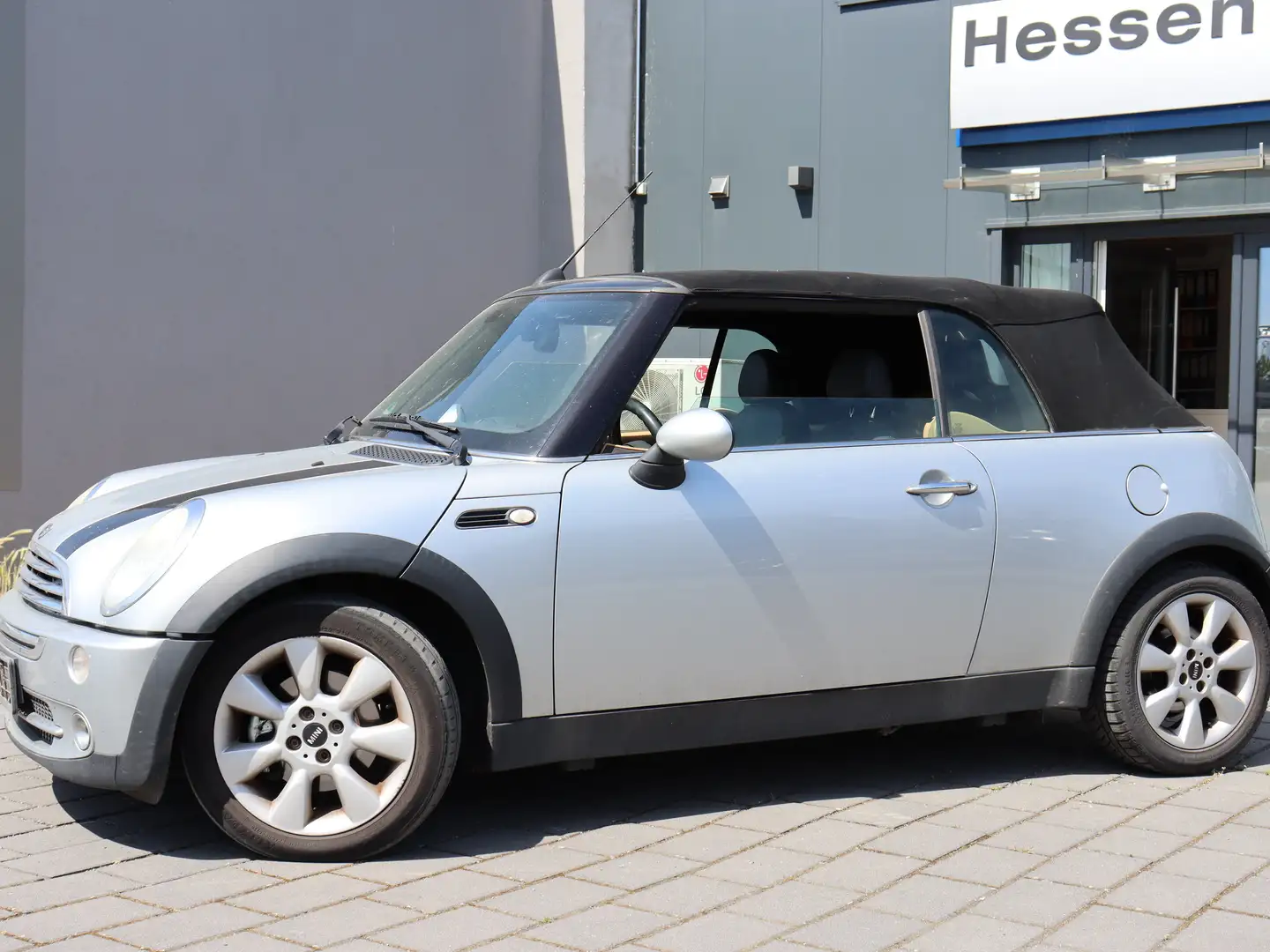 Vehicle image, number 3