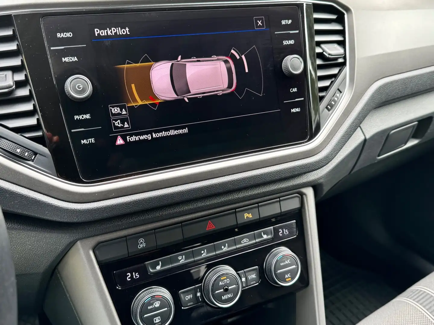 Vehicle image, number 8