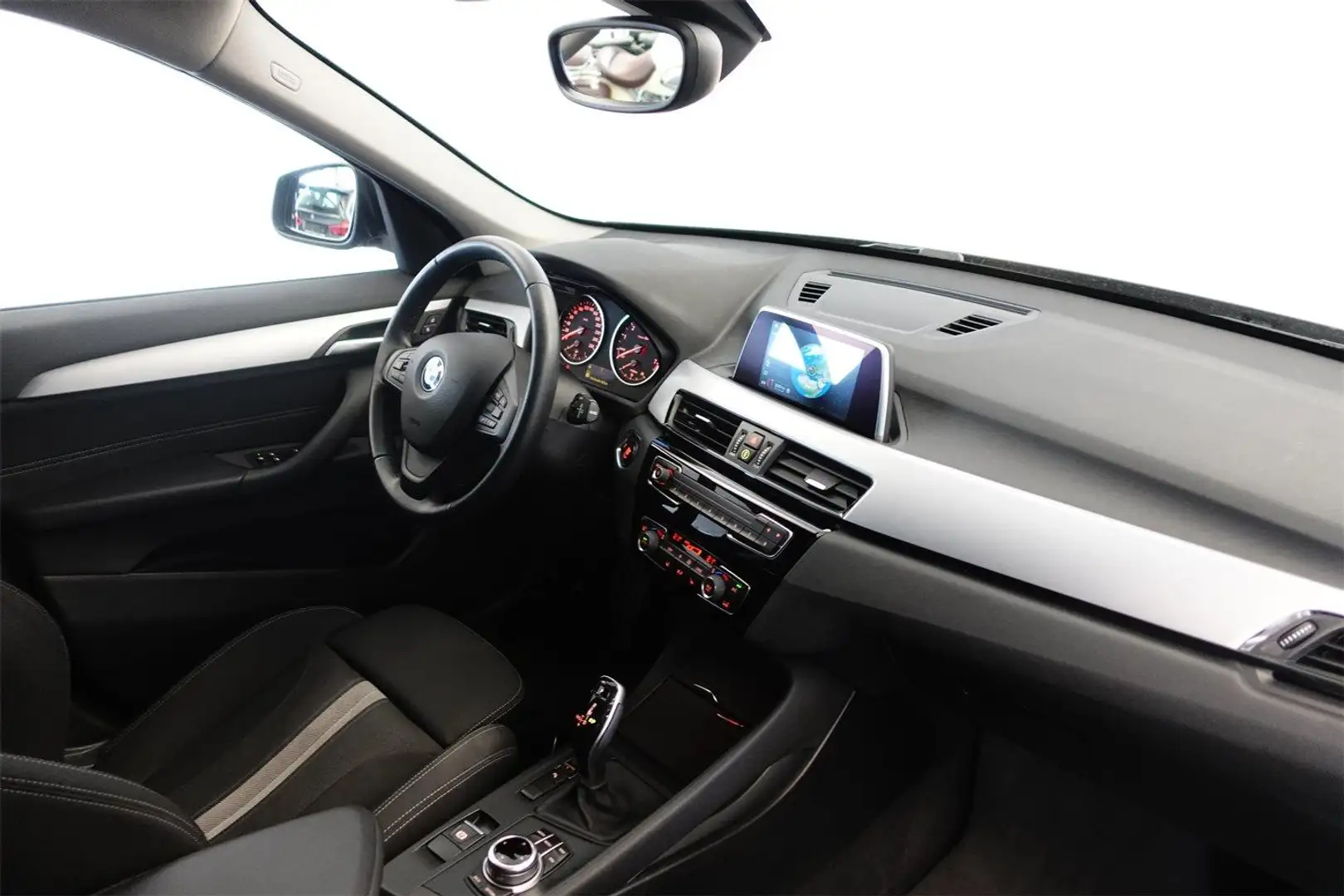 Vehicle image, number 5