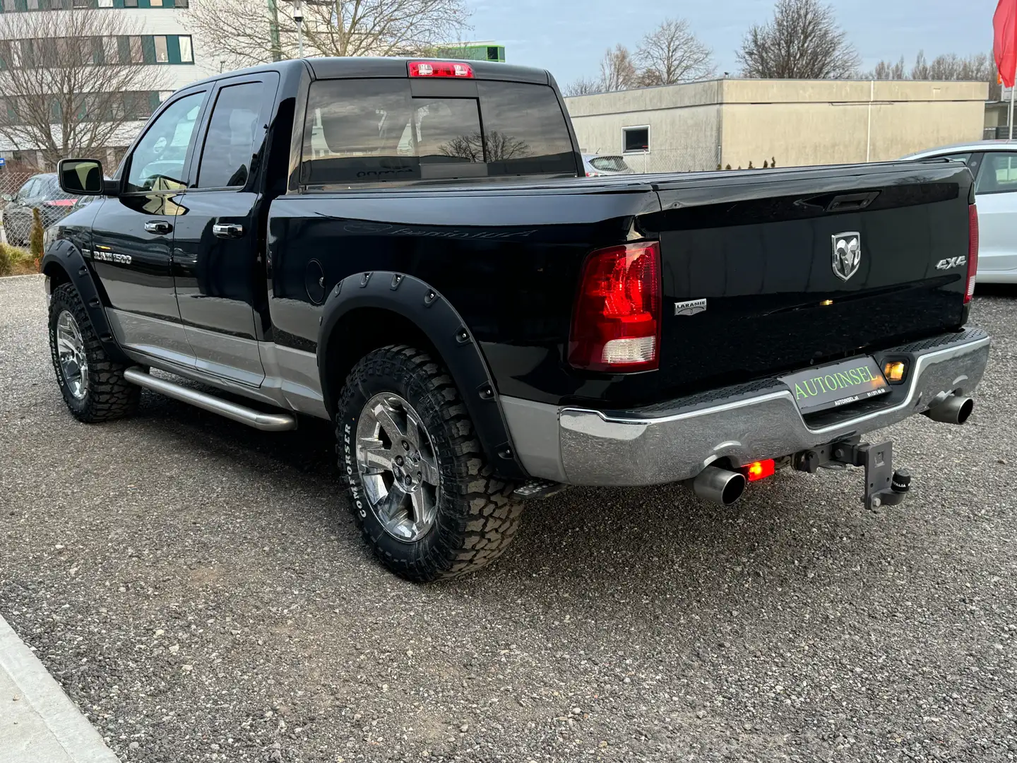 Vehicle image, number 4