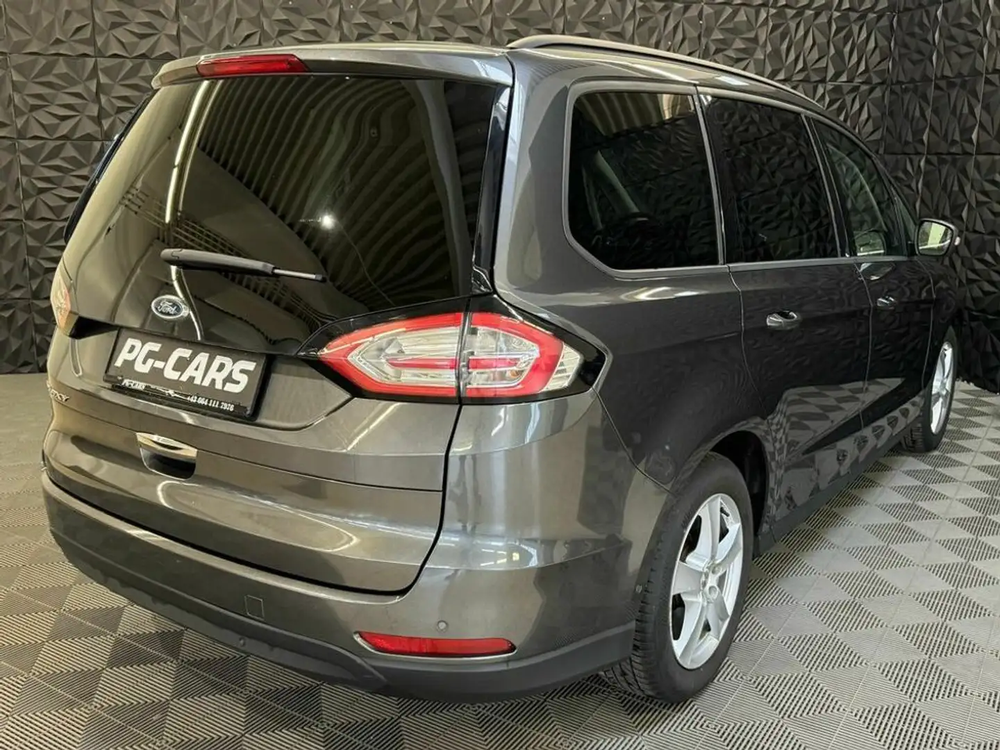 Vehicle image, number 14