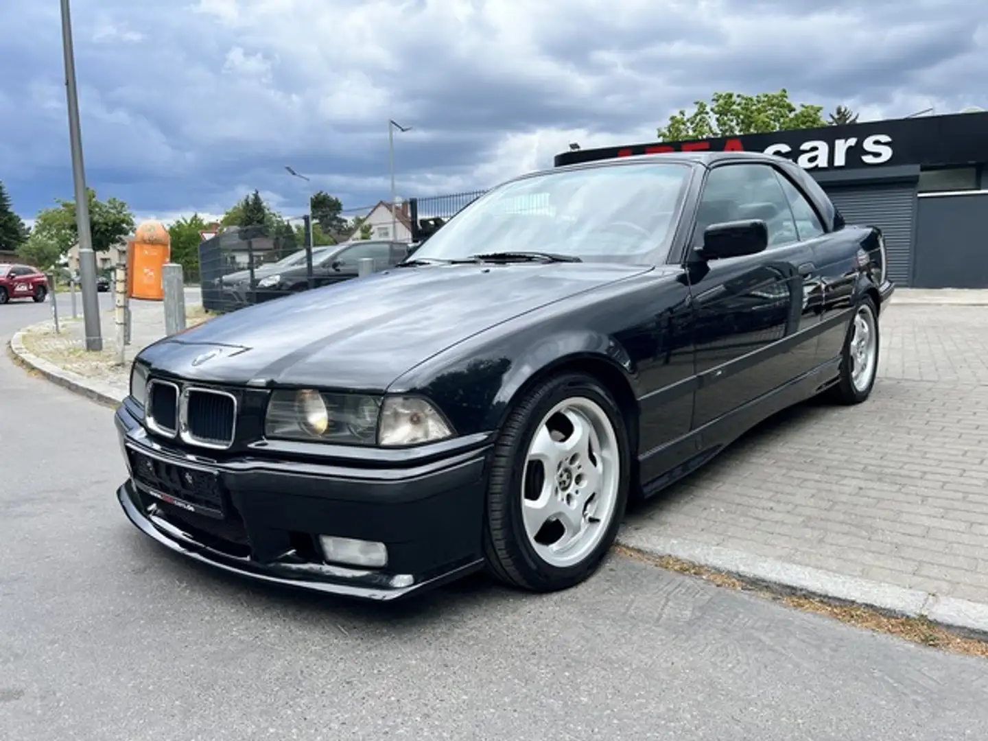 Vehicle image, number 2