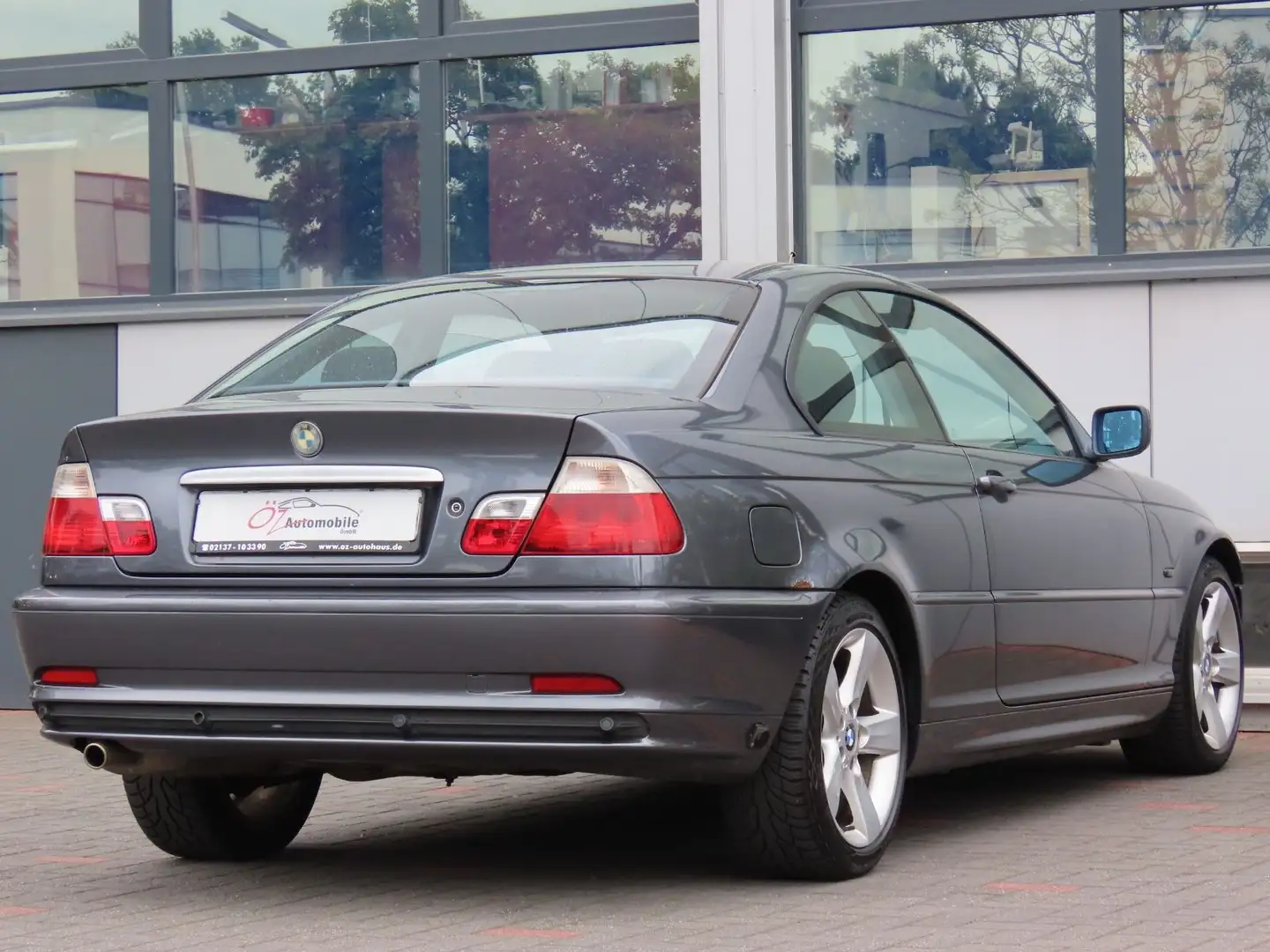 Vehicle image, number 3