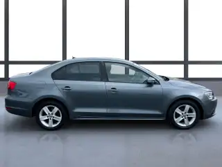 Vehicle image thumbnail, number 5