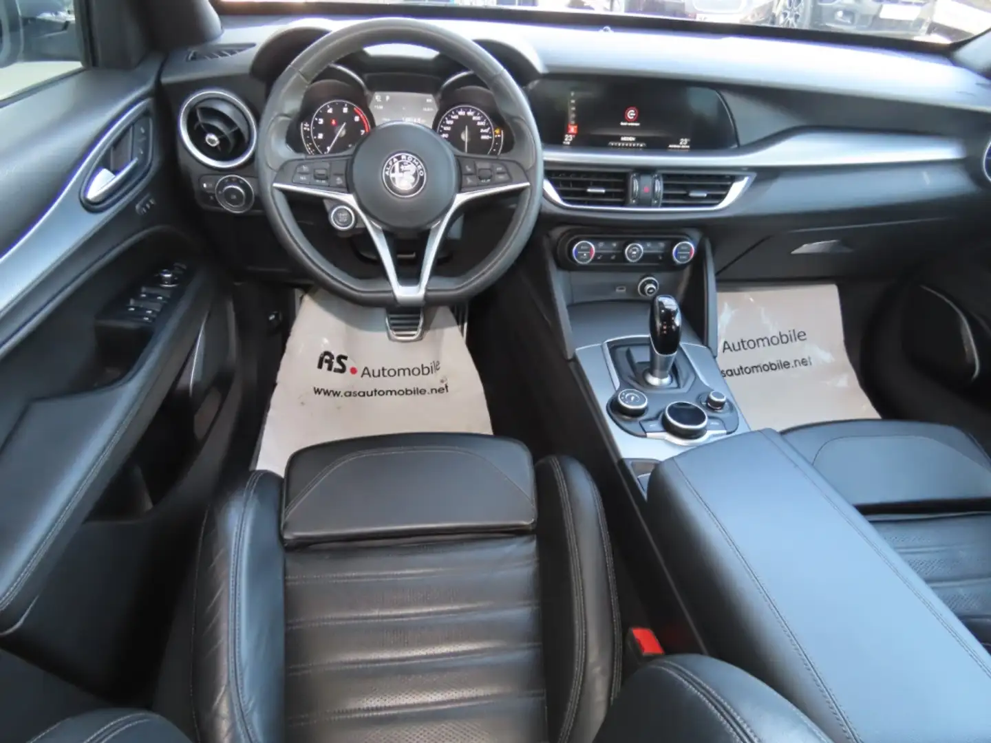 Vehicle image, number 9