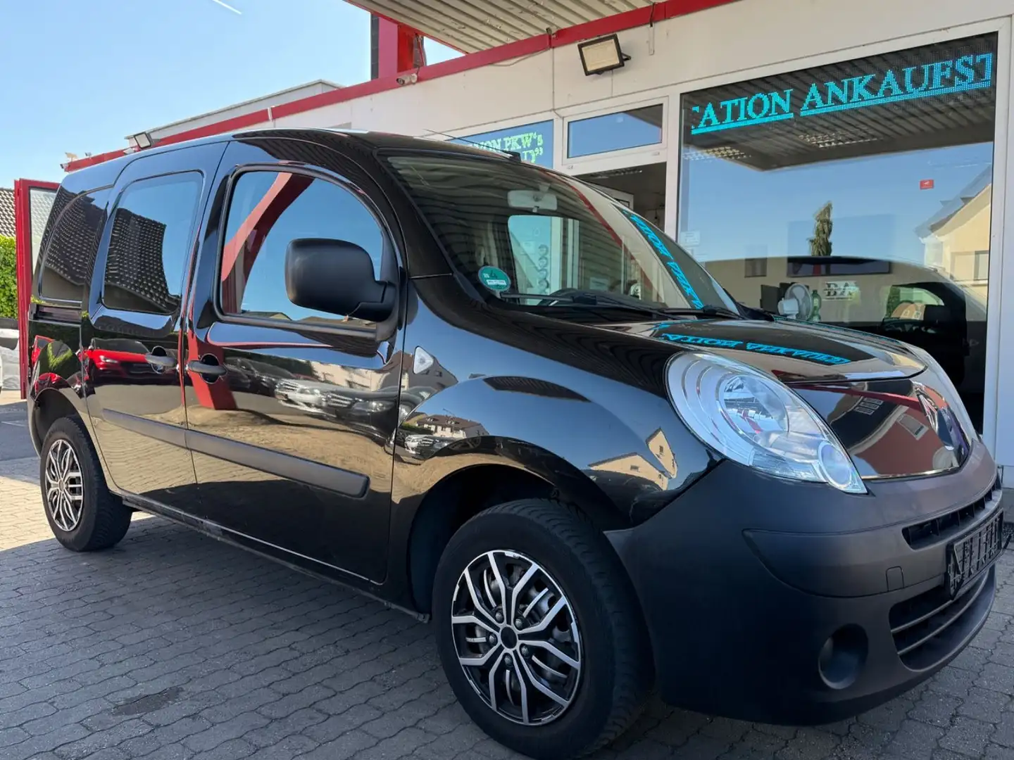 Vehicle image, number 3