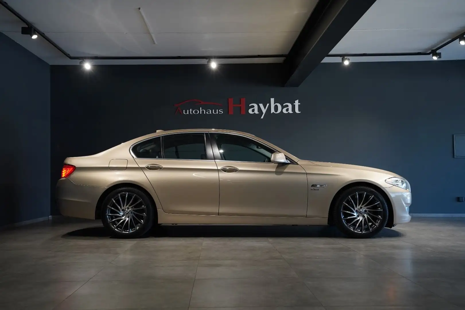 Vehicle image, number 4
