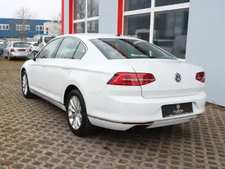 Vehicle image thumbnail, number 7