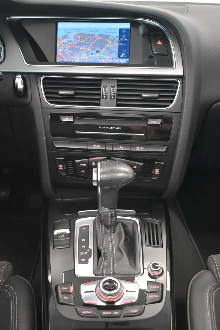 Vehicle image, number 17
