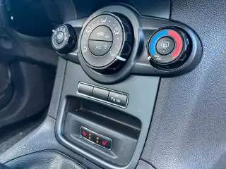 Vehicle image thumbnail, number 18