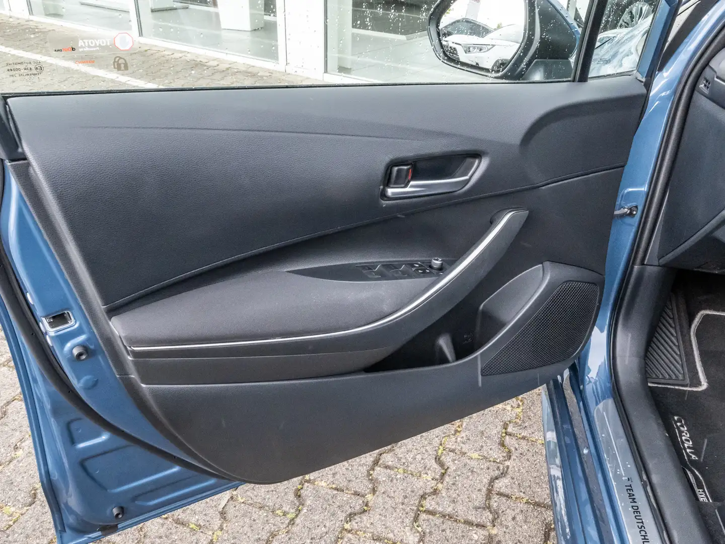 Vehicle image, number 16