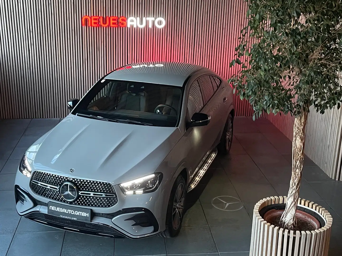 Vehicle image, number 6