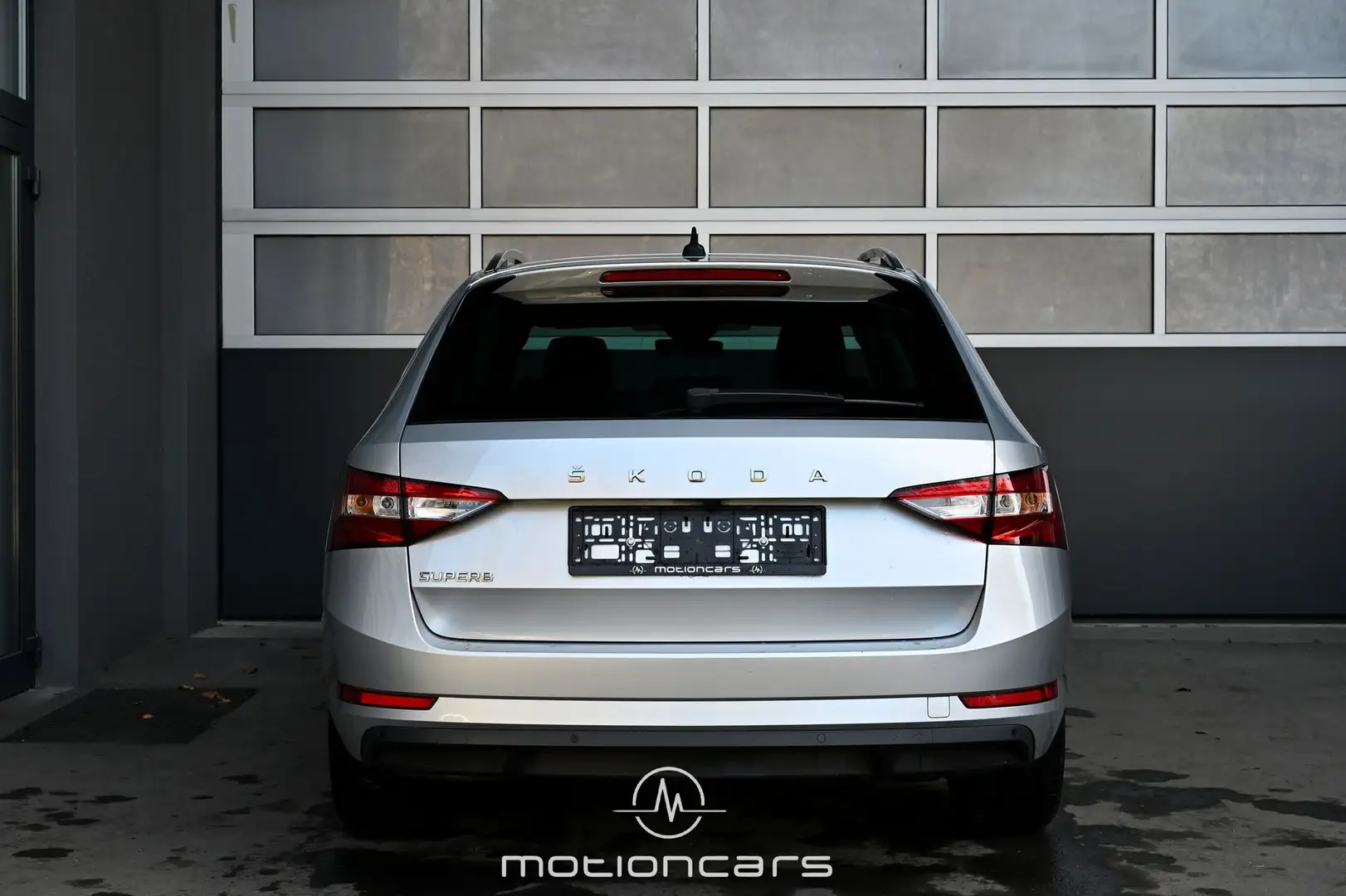 Vehicle image, number 4