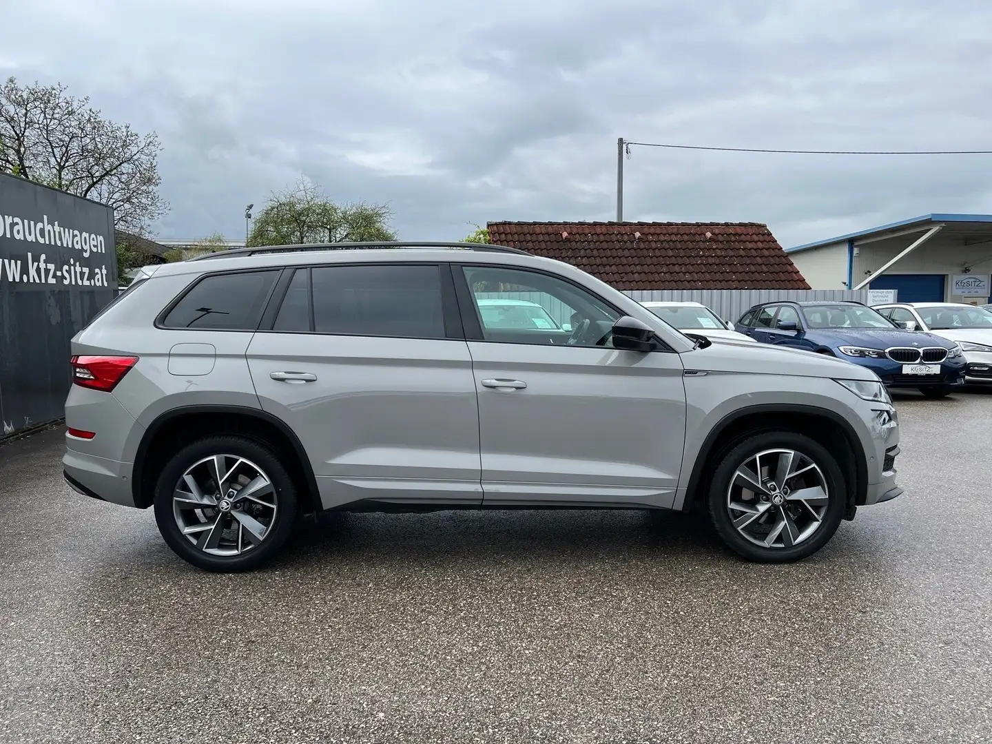 Vehicle image, number 2