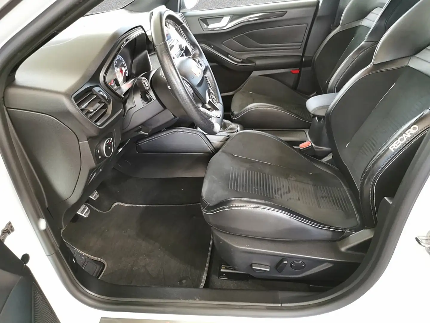 Vehicle image, number 6