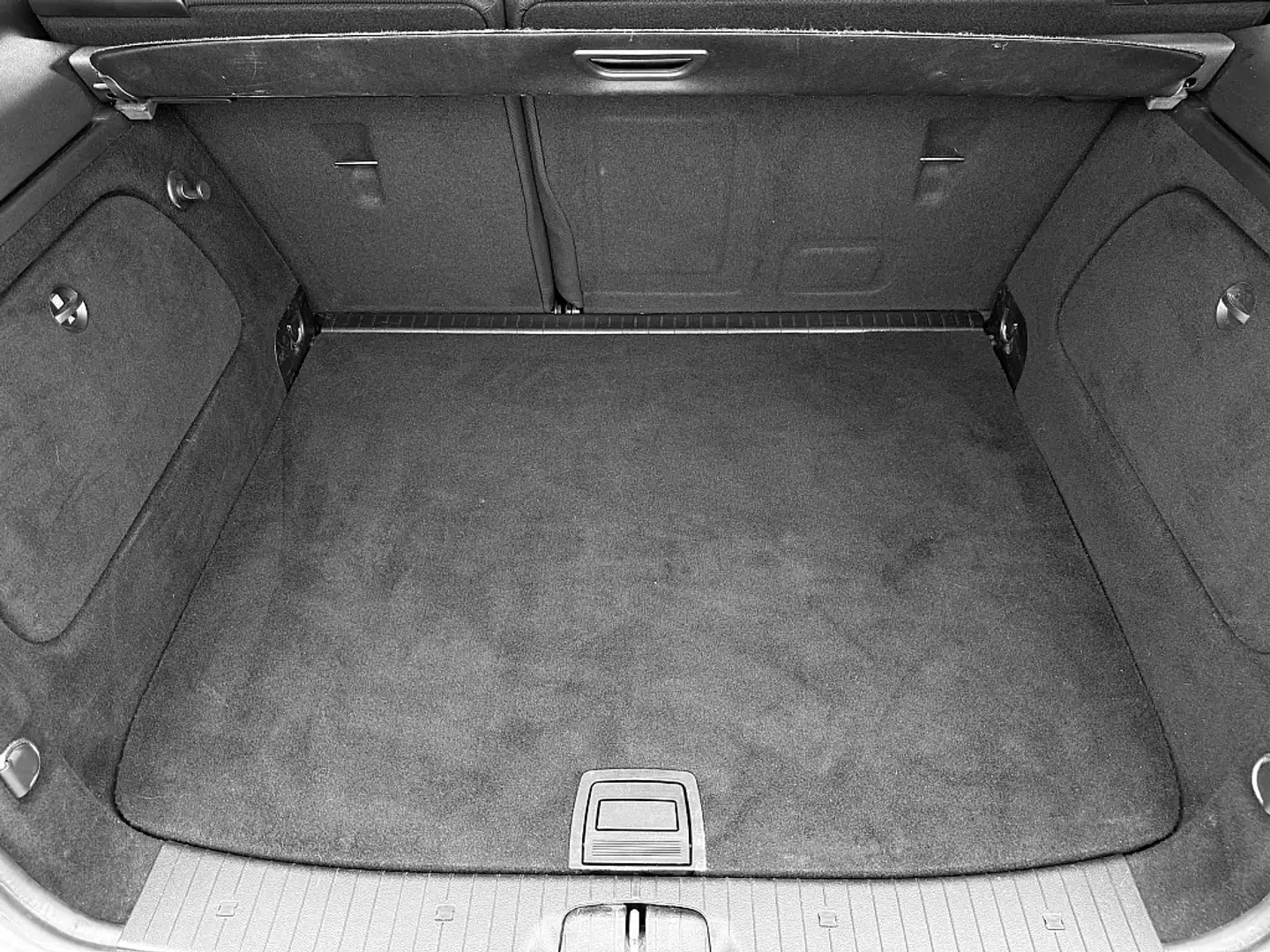 Vehicle image, number 14