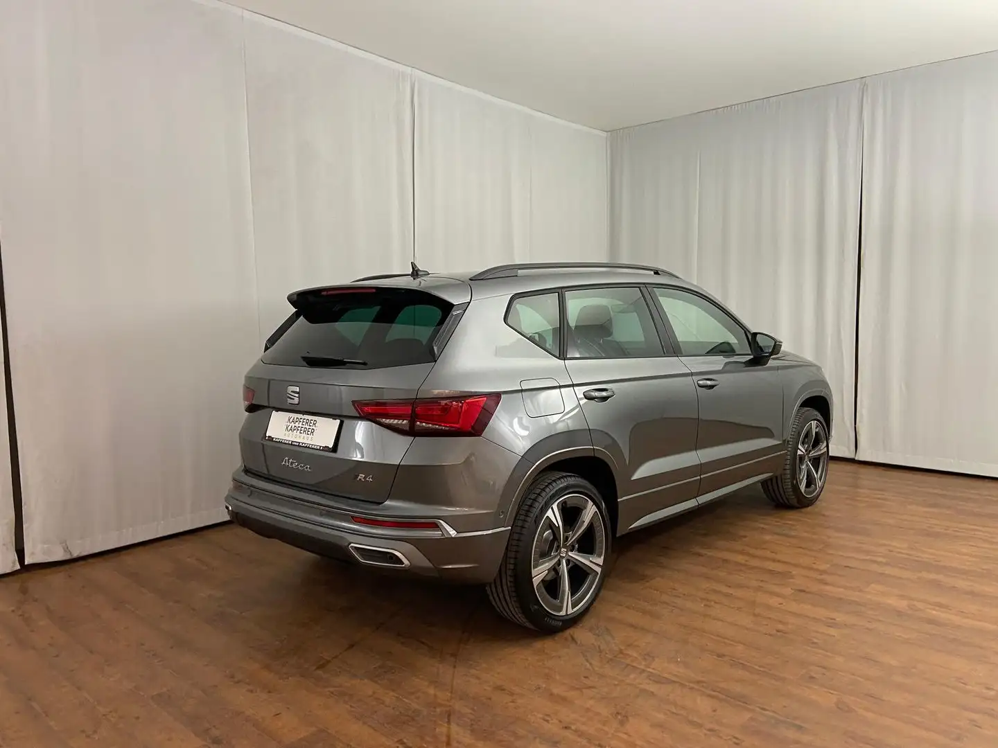 Vehicle image, number 4