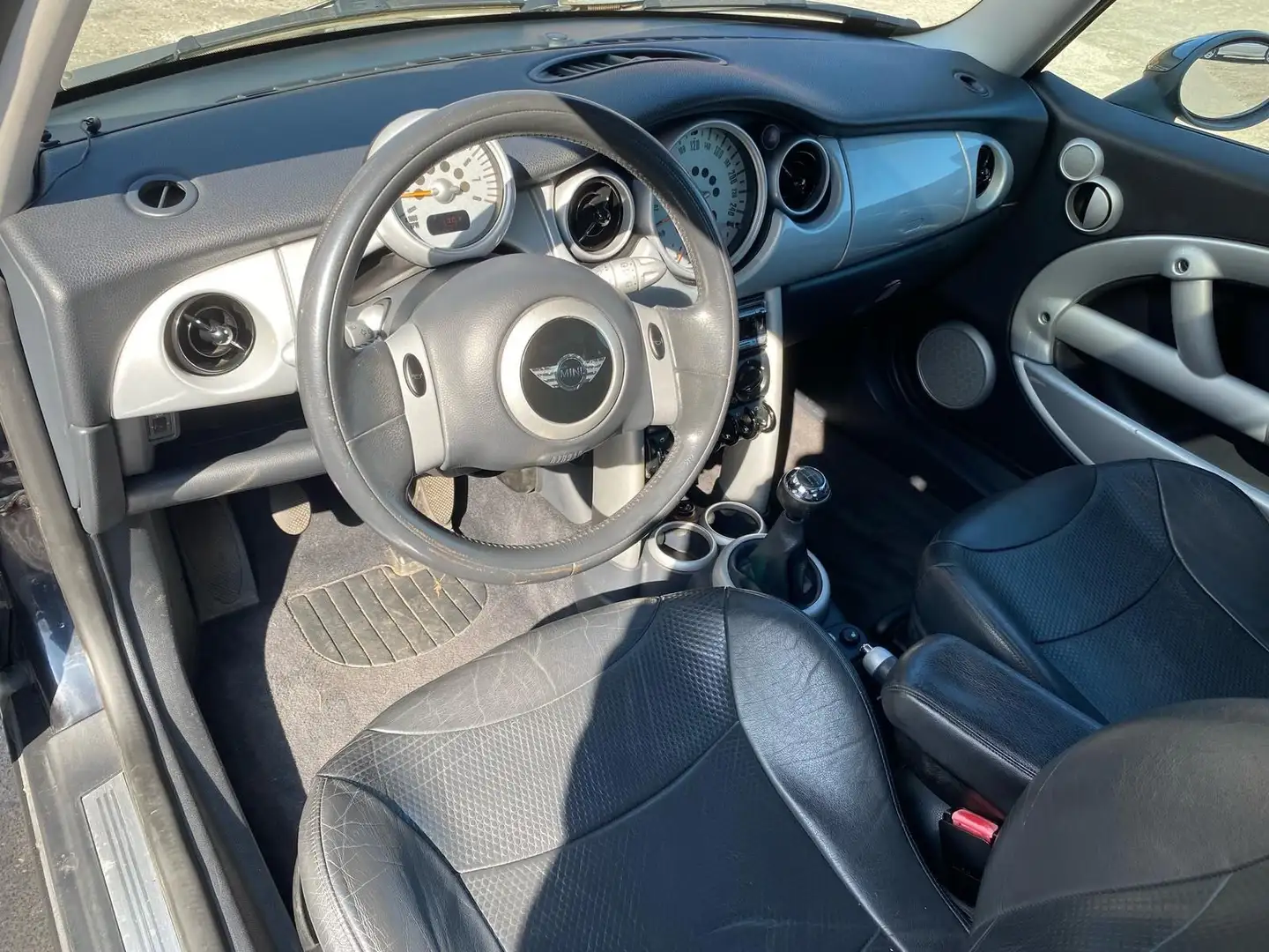 Vehicle image, number 6