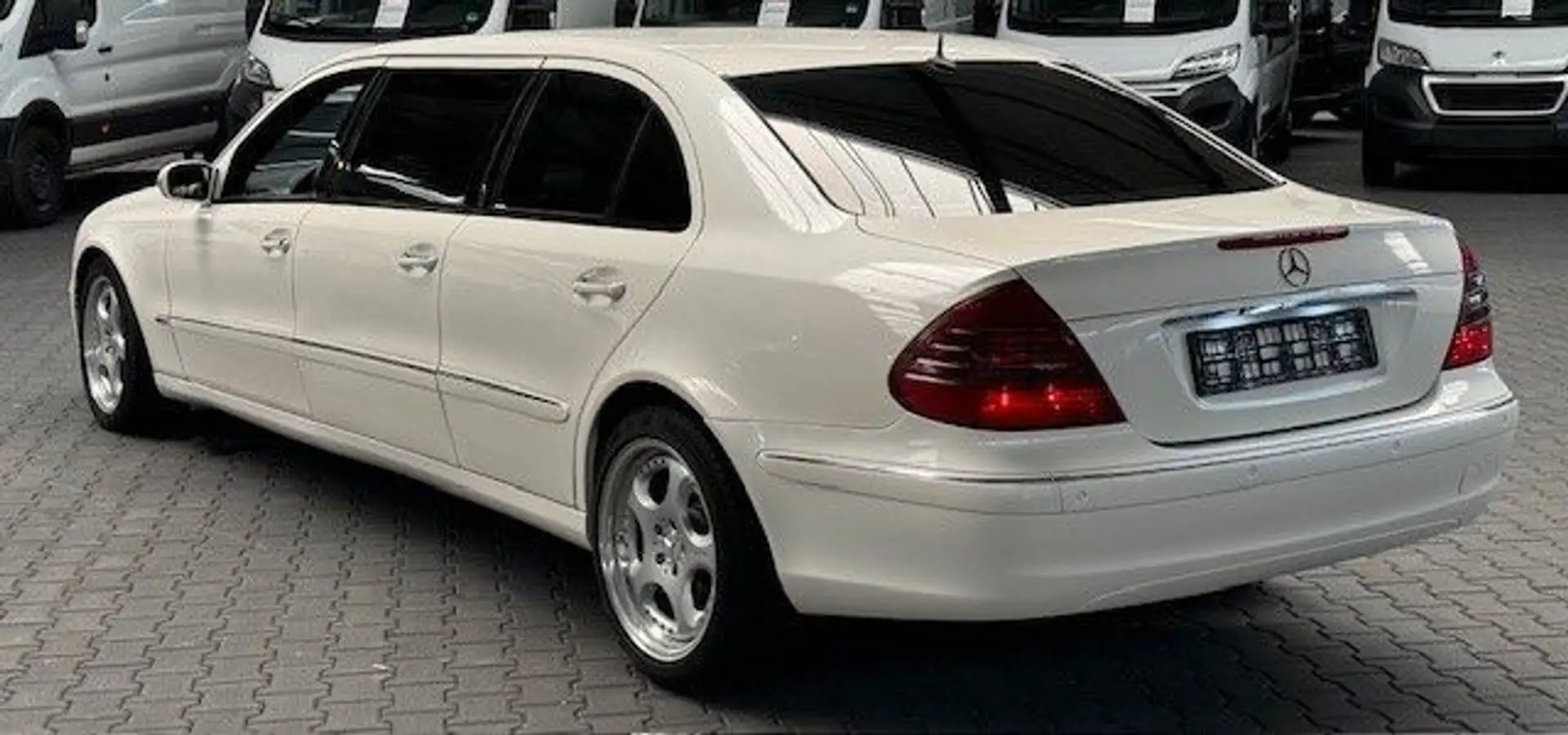 Vehicle image, number 6