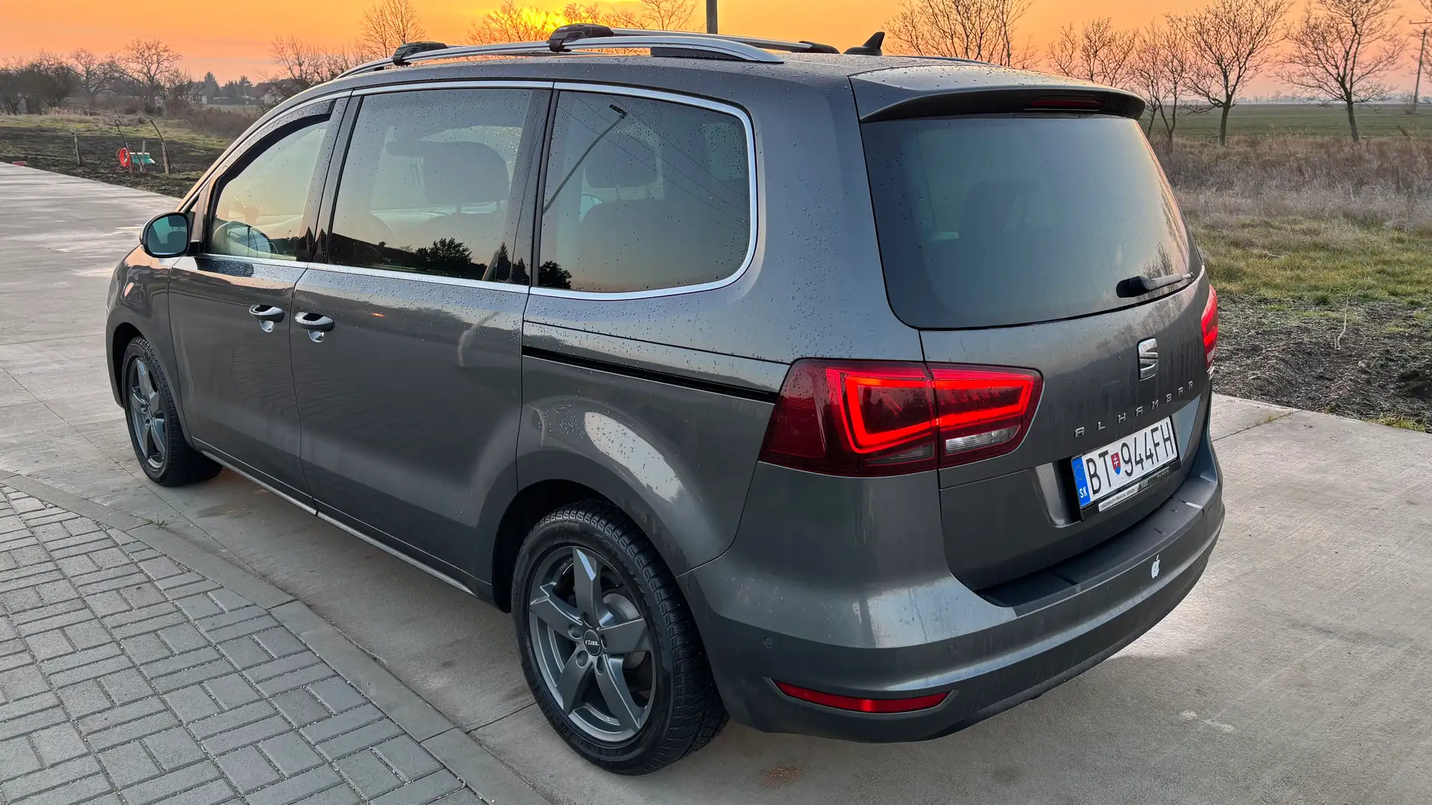 Vehicle image, number 11
