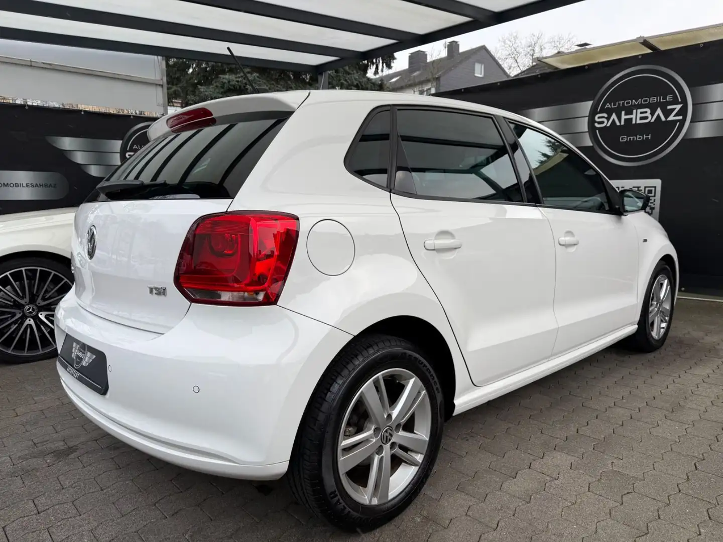 Vehicle image, number 4