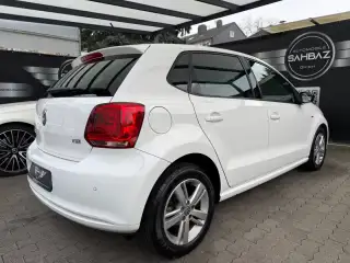 Vehicle image thumbnail, number 4
