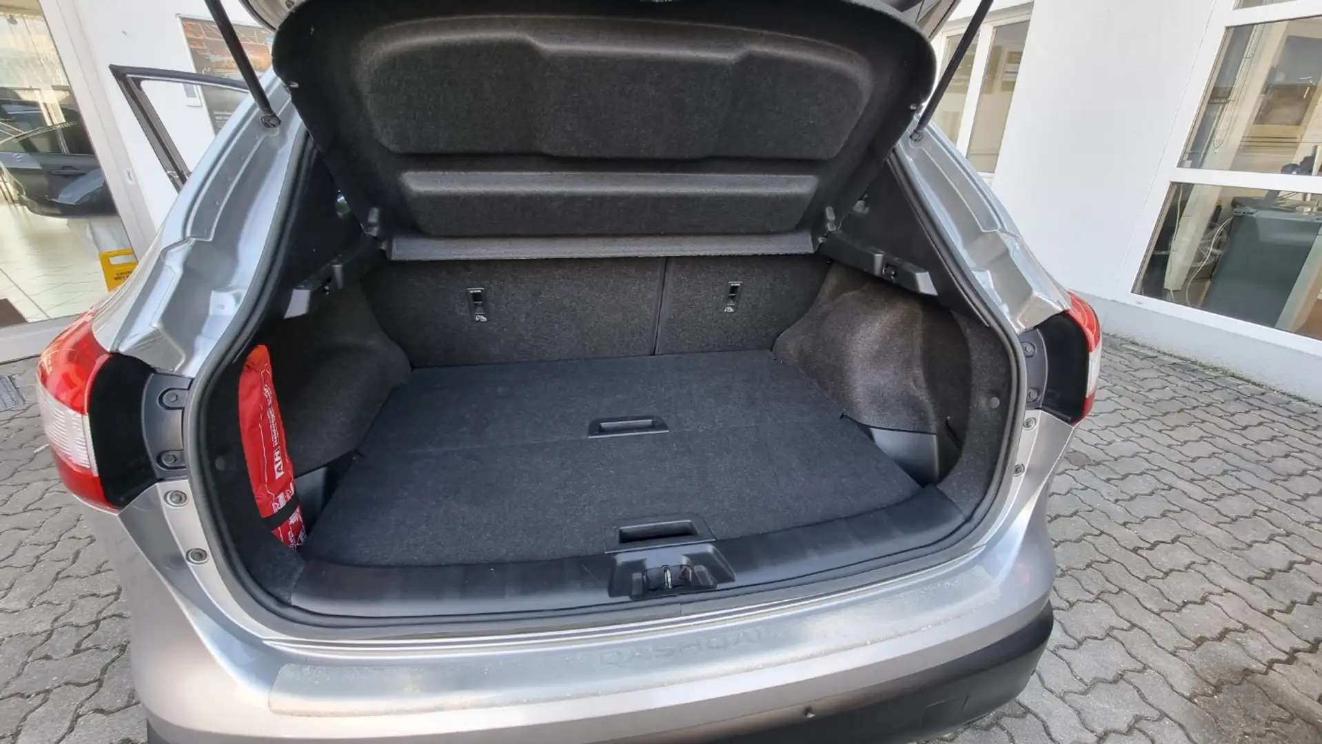 Vehicle image, number 8