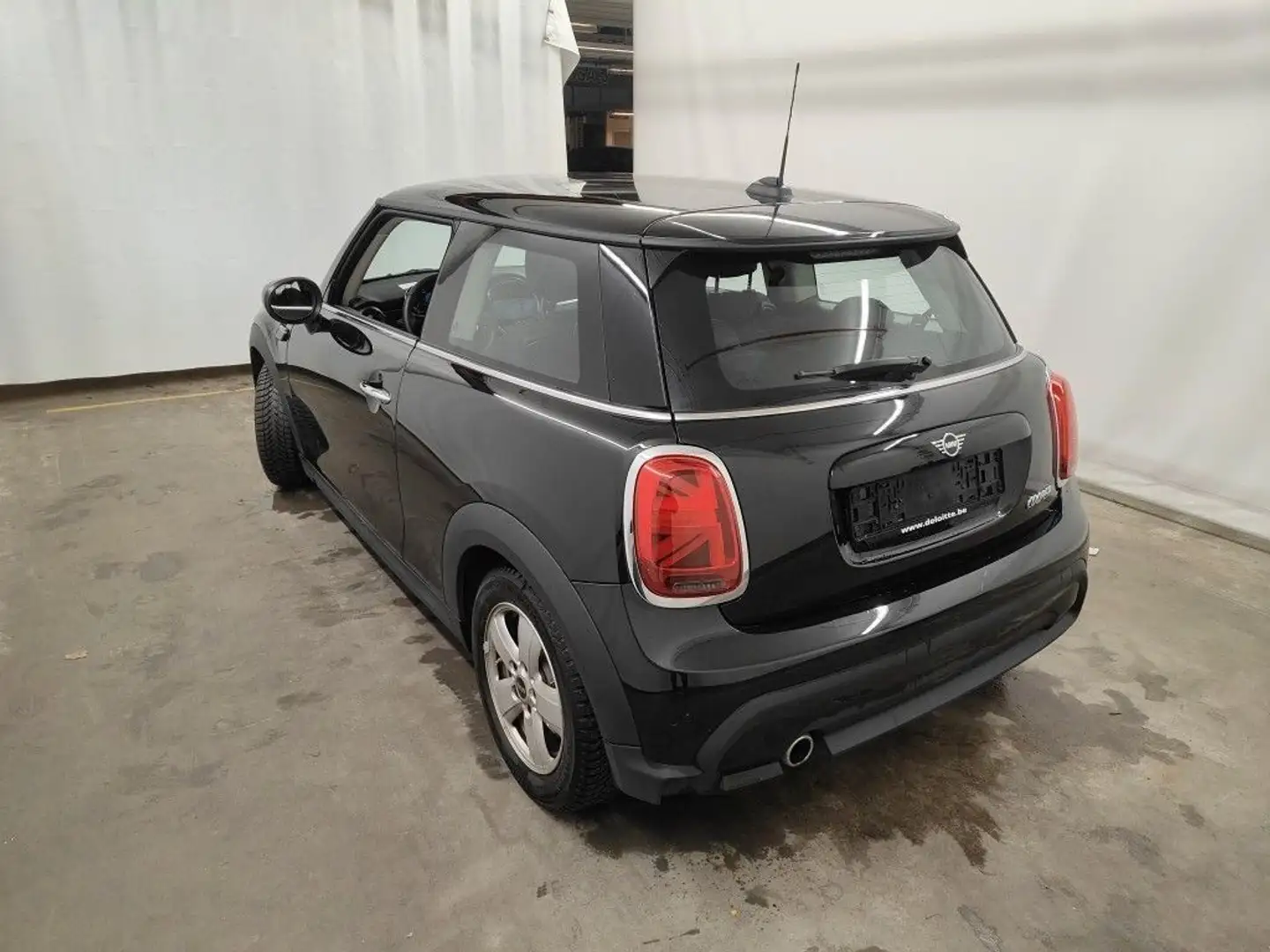 Vehicle image, number 3