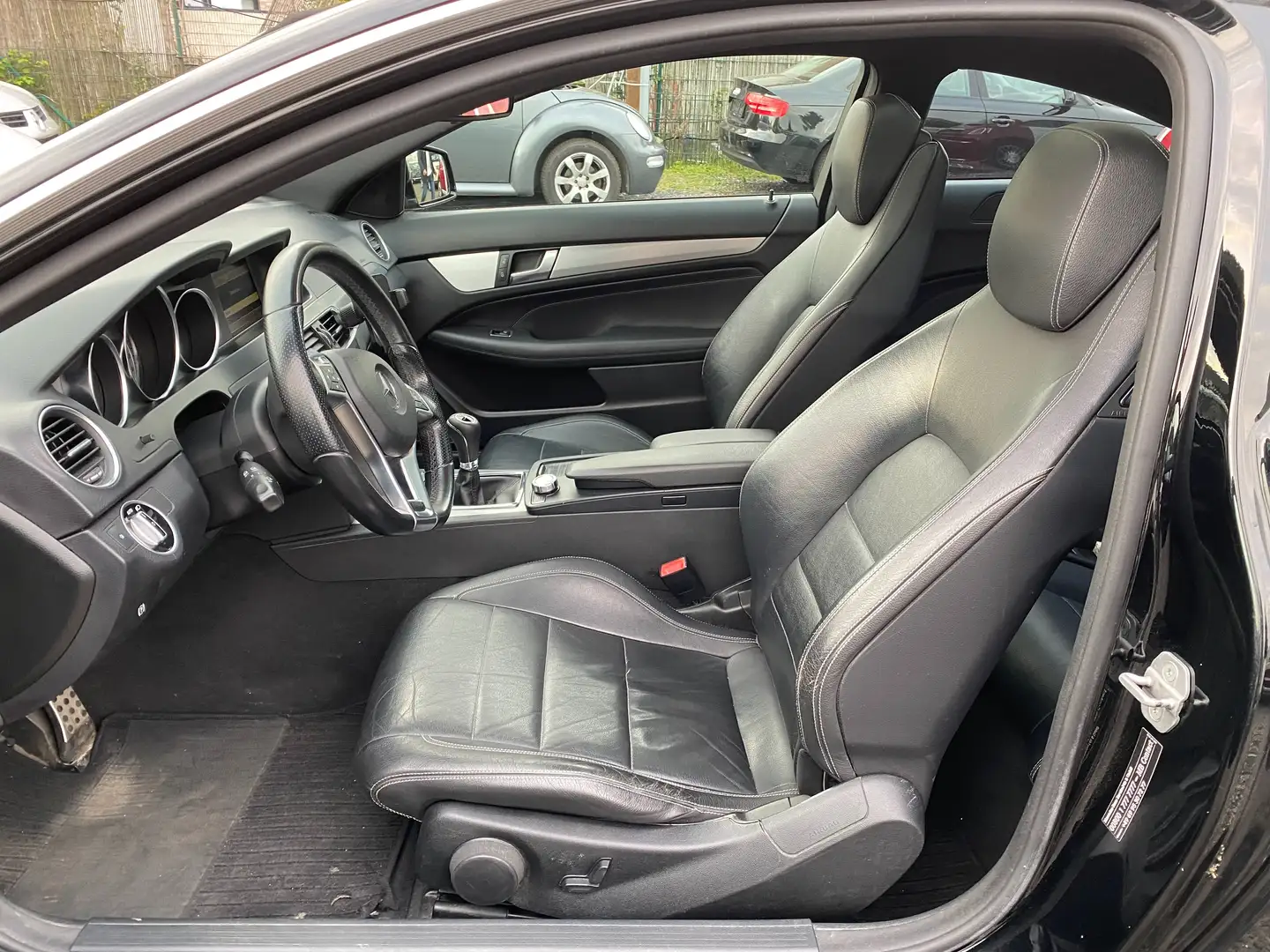 Vehicle image, number 9