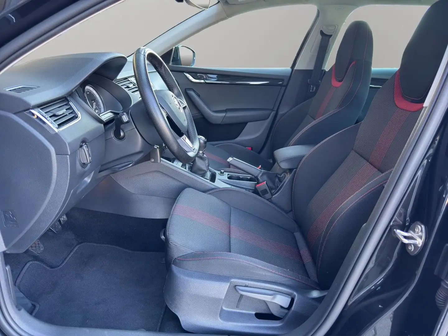 Vehicle image, number 9