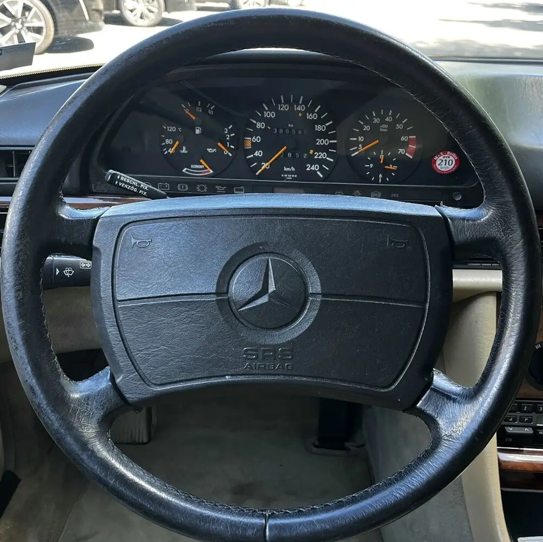 Vehicle image, number 9