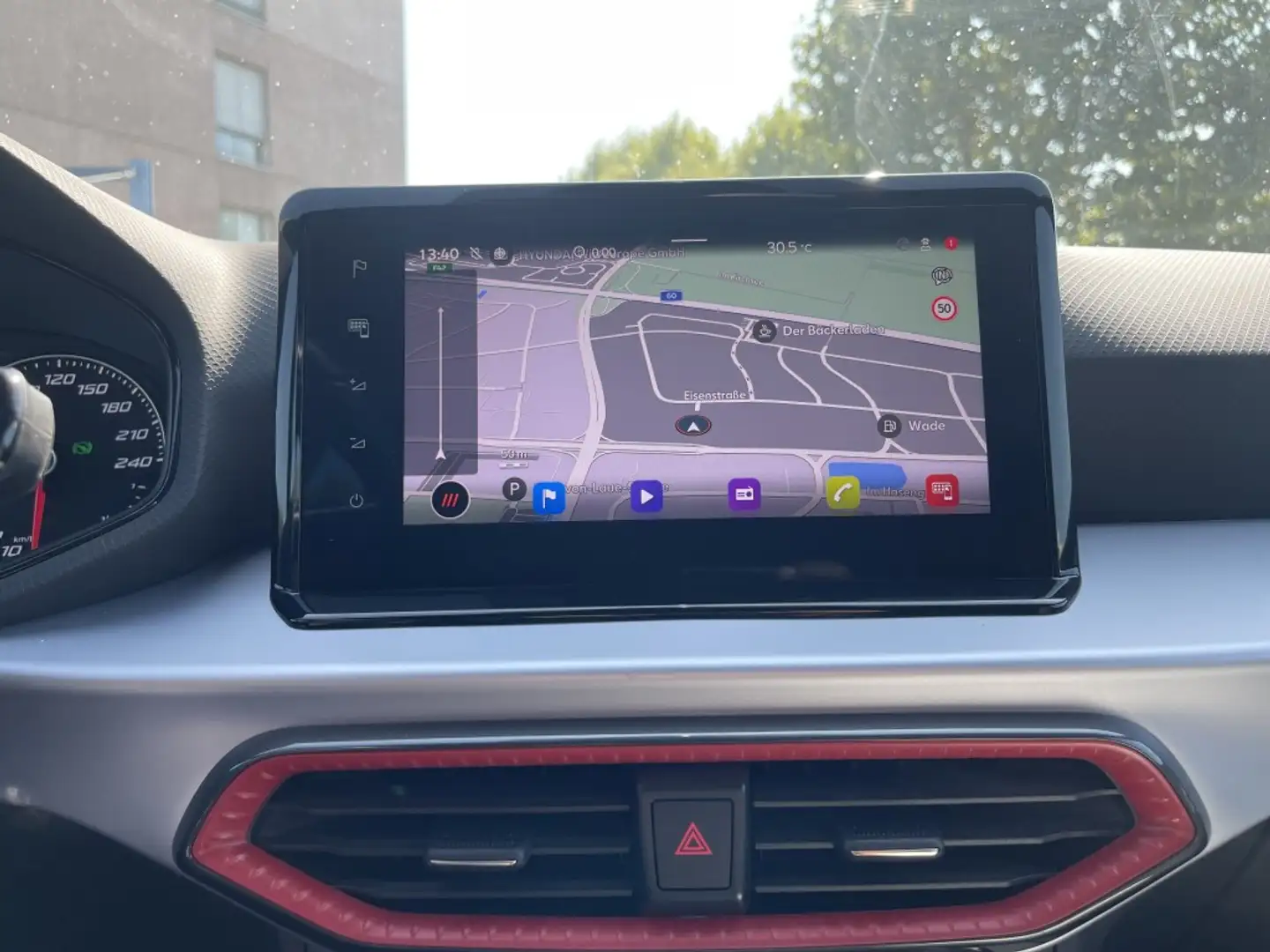 Vehicle image, number 8