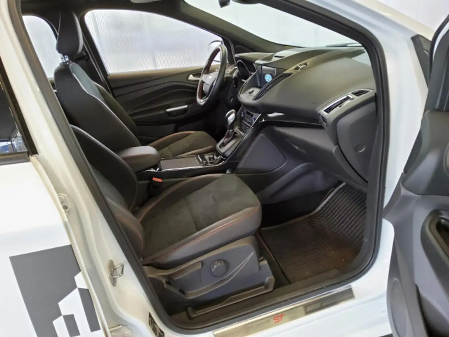 Vehicle image, number 6