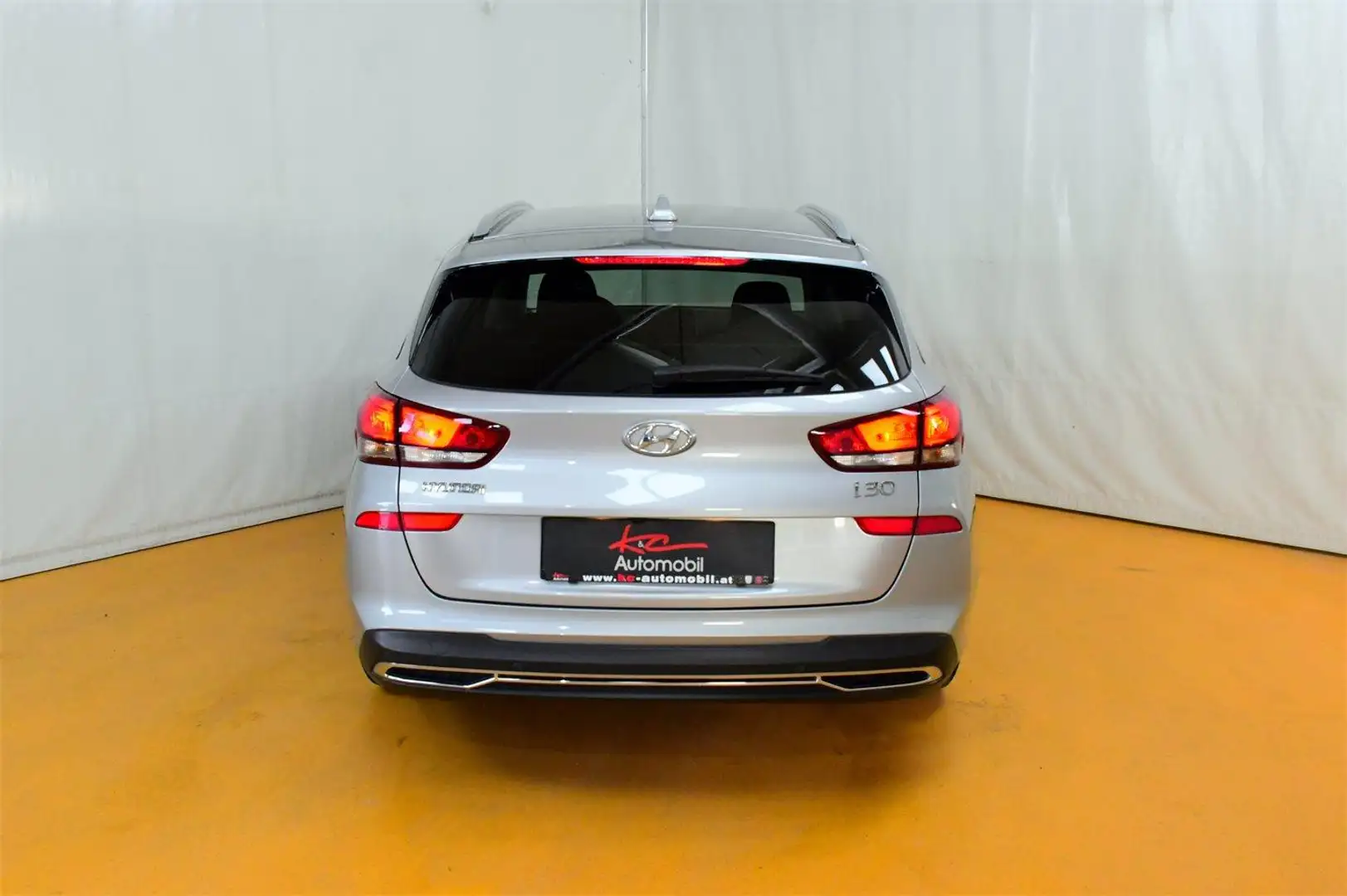 Vehicle image, number 7