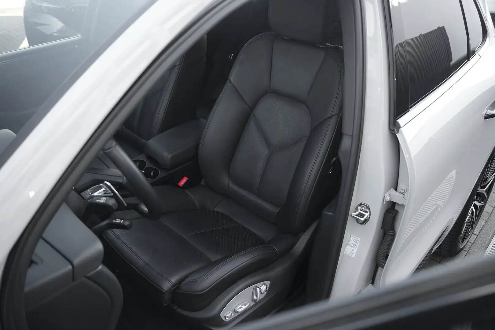Vehicle image, number 3