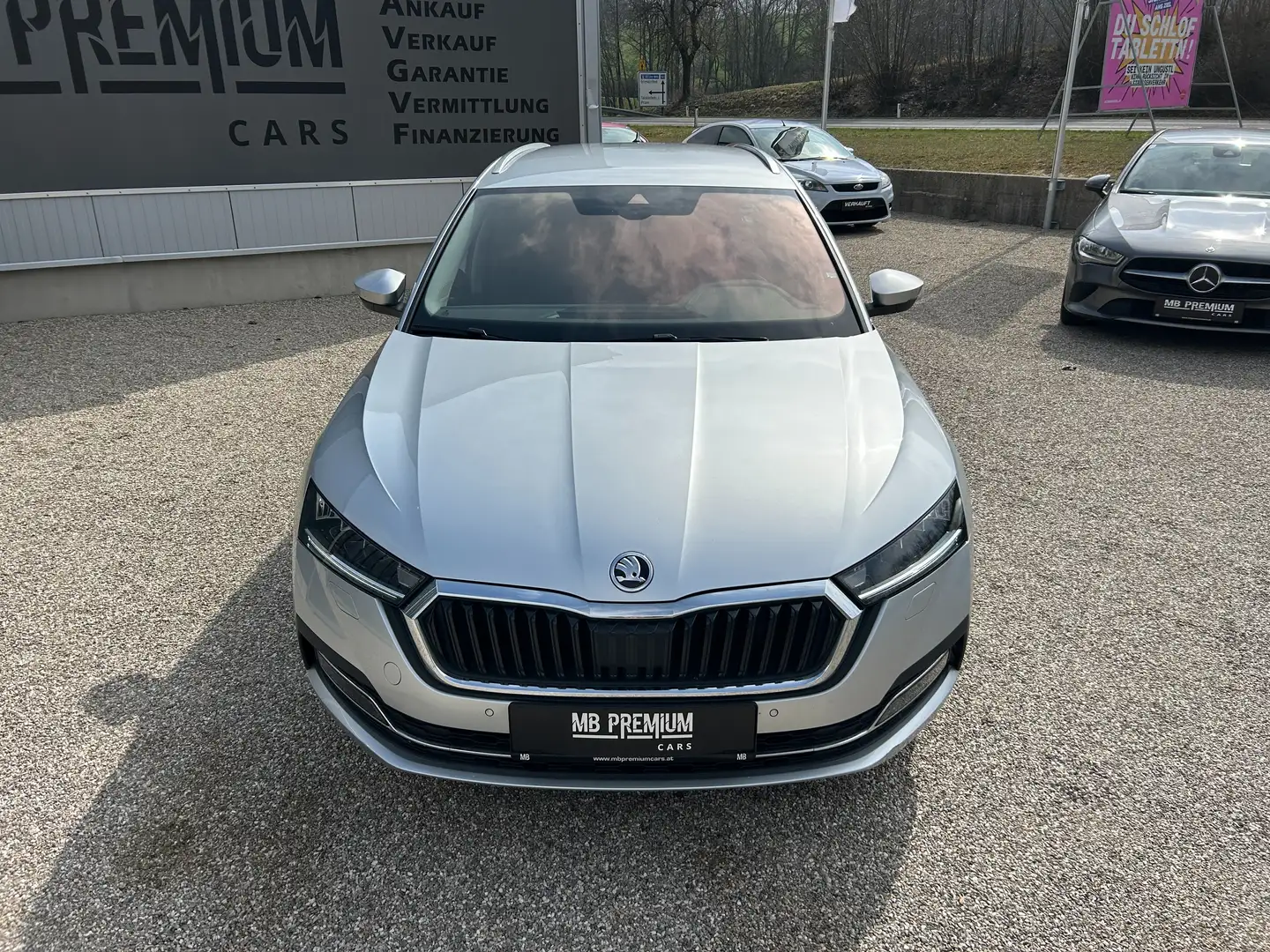 Vehicle image, number 4