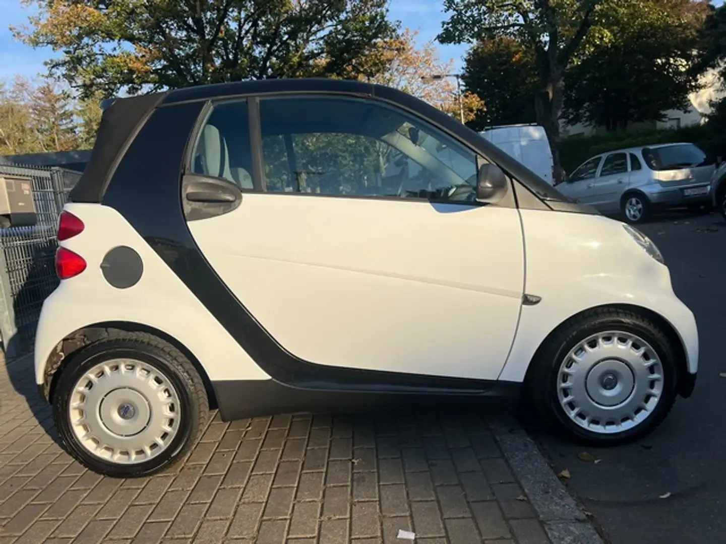 Vehicle image, number 6