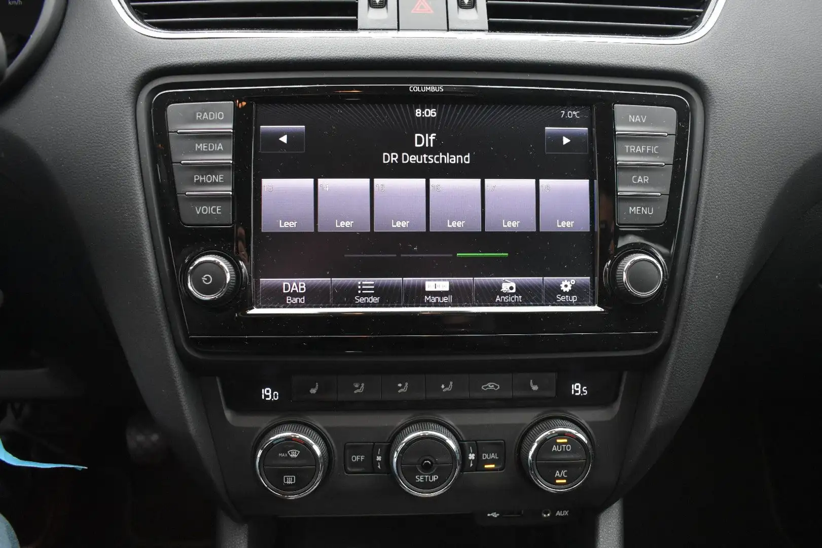Vehicle image, number 13
