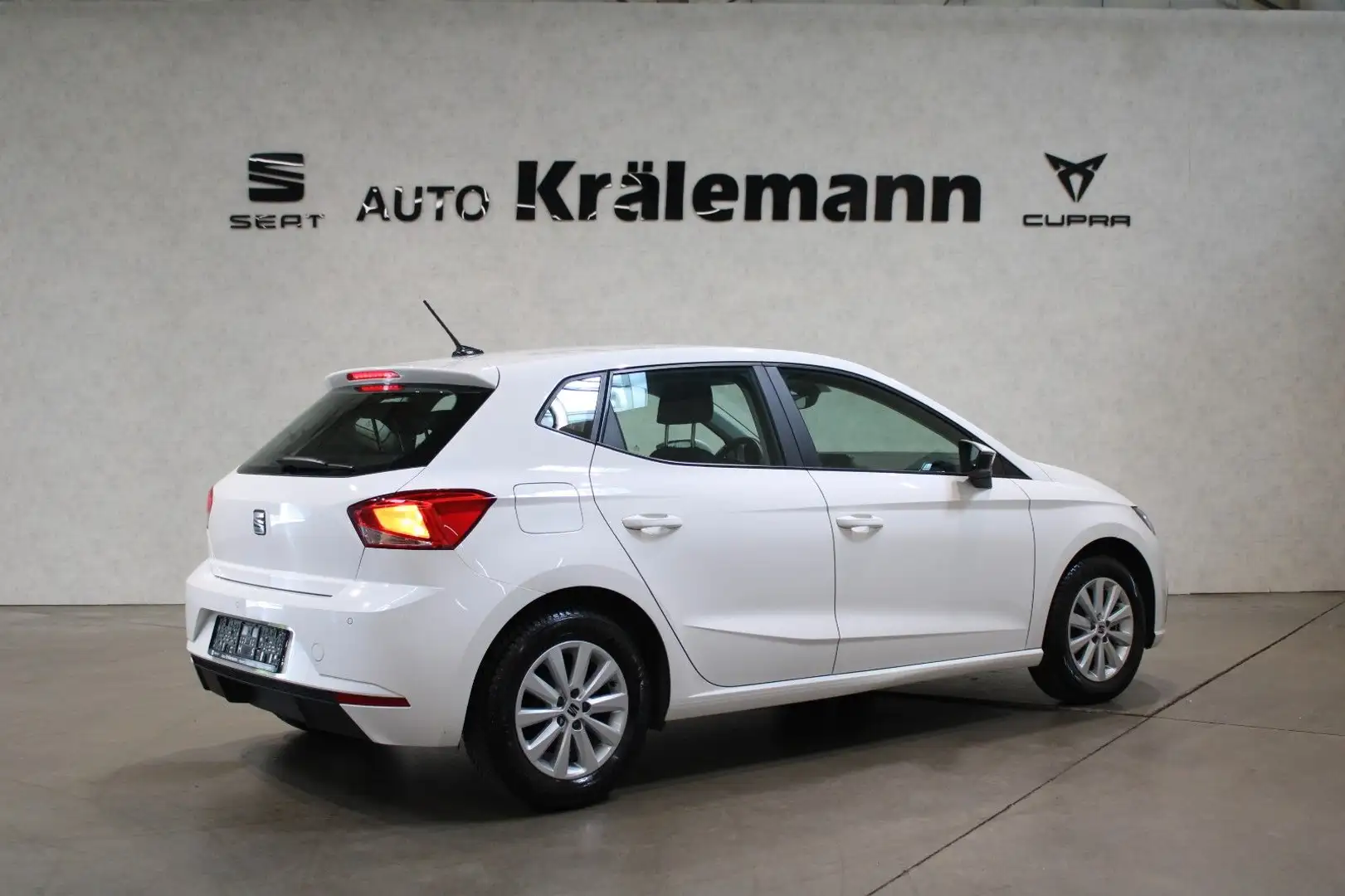 Vehicle image, number 6