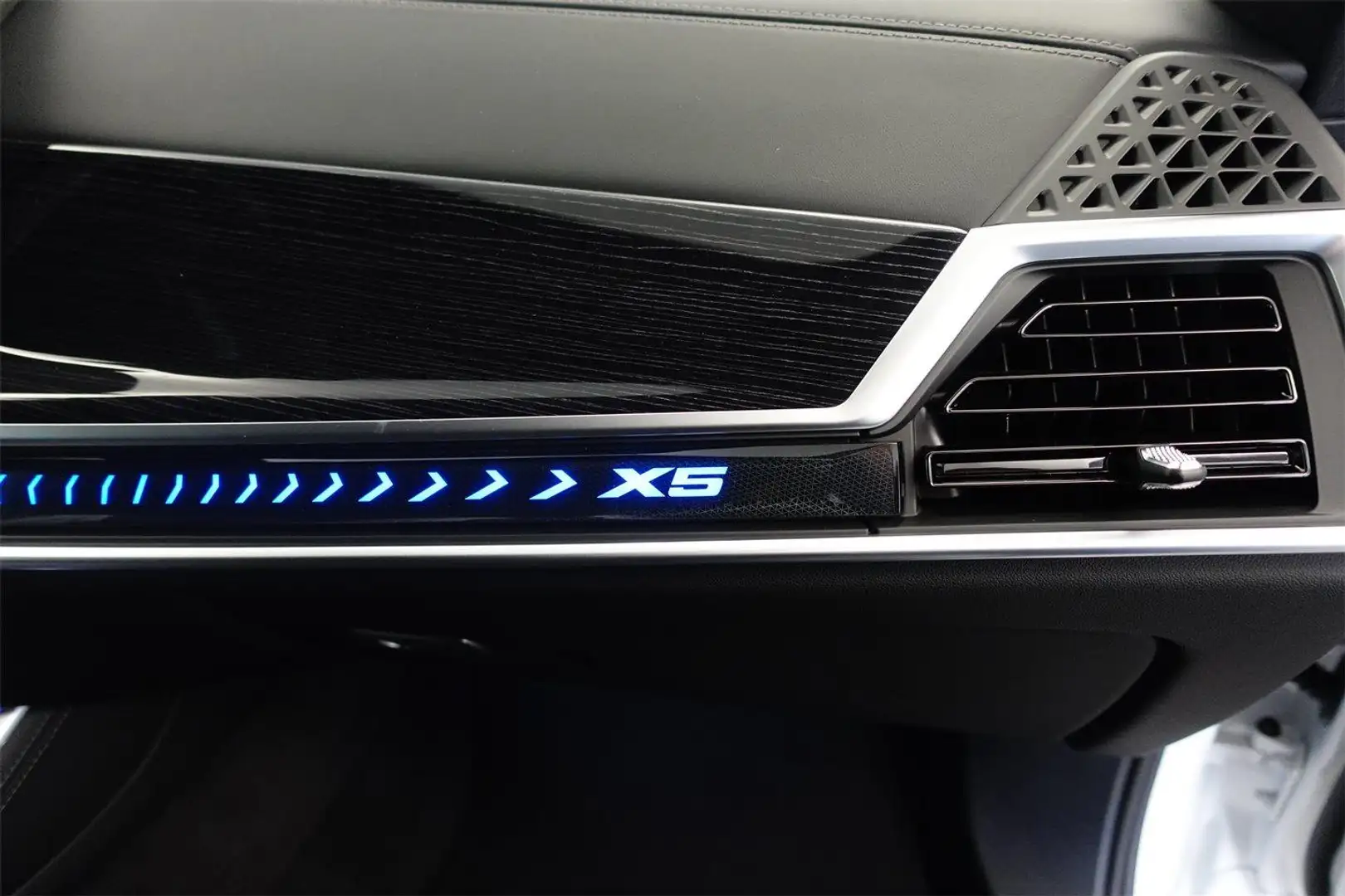 Vehicle image, number 7