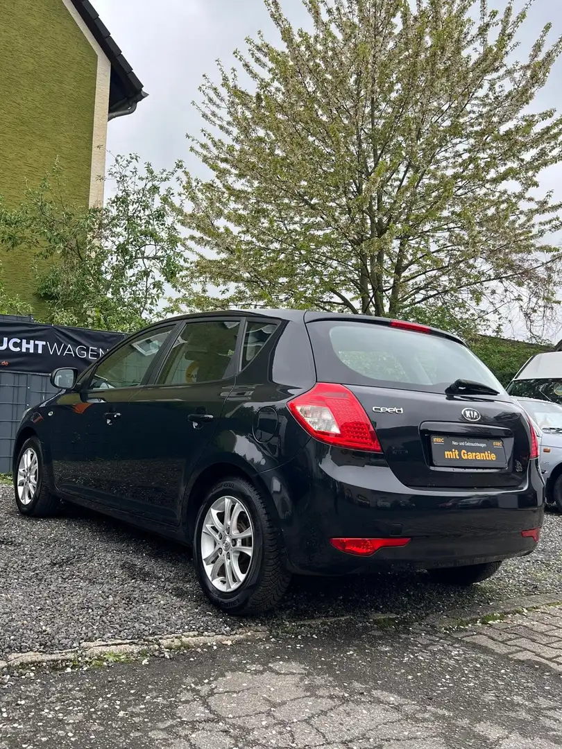 Vehicle image, number 4