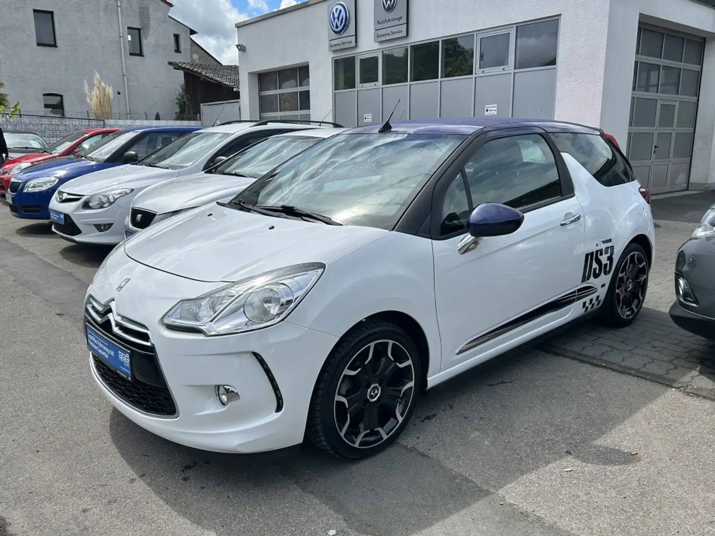 Vehicle image, number 3