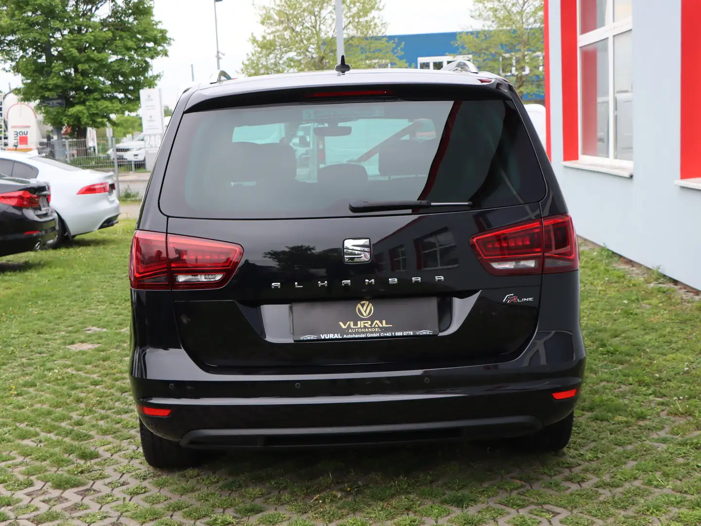 Vehicle image, number 8