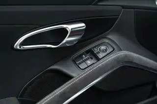 Vehicle image thumbnail, number 9