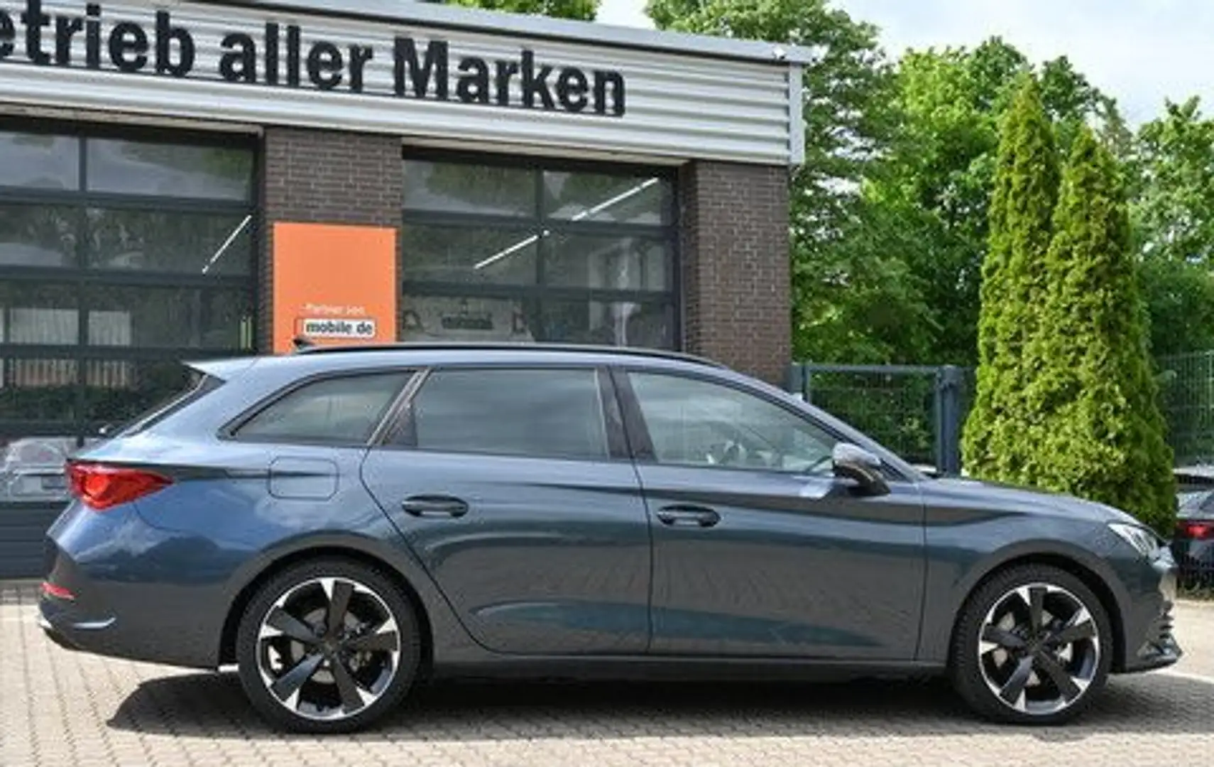 Vehicle image, number 3