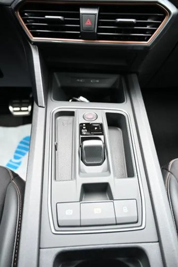 Vehicle image, number 13