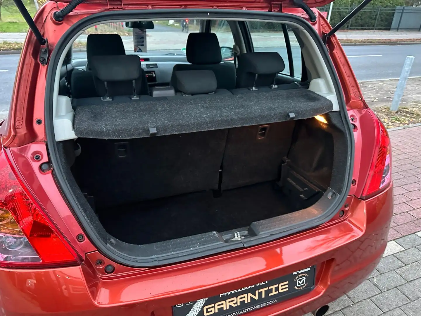 Vehicle image, number 9