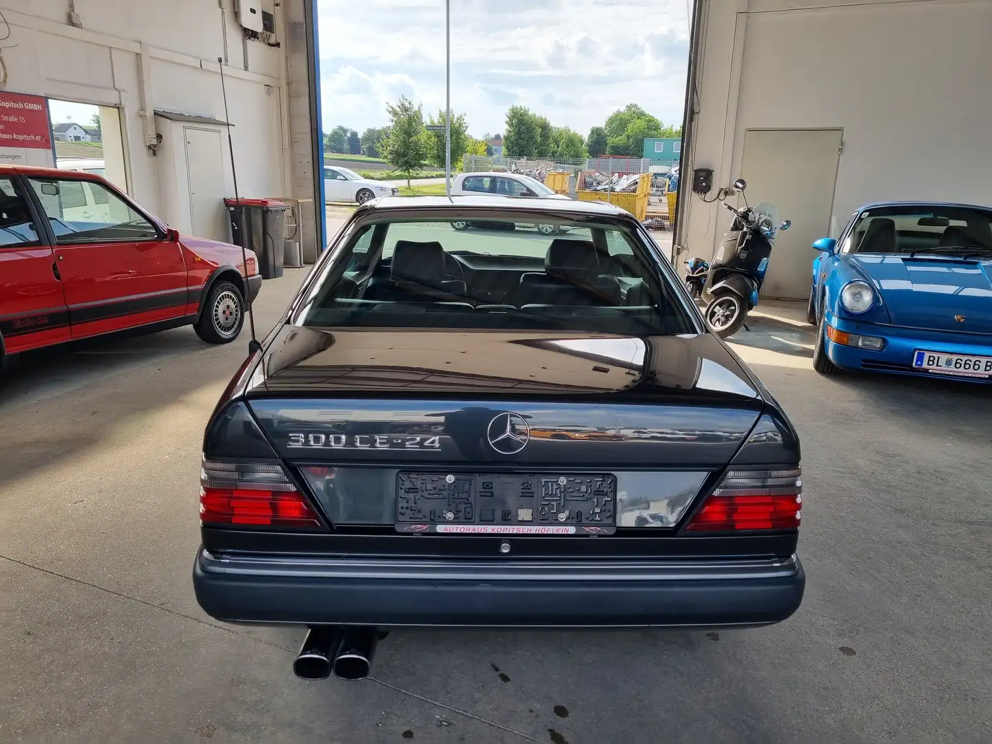 Vehicle image, number 6