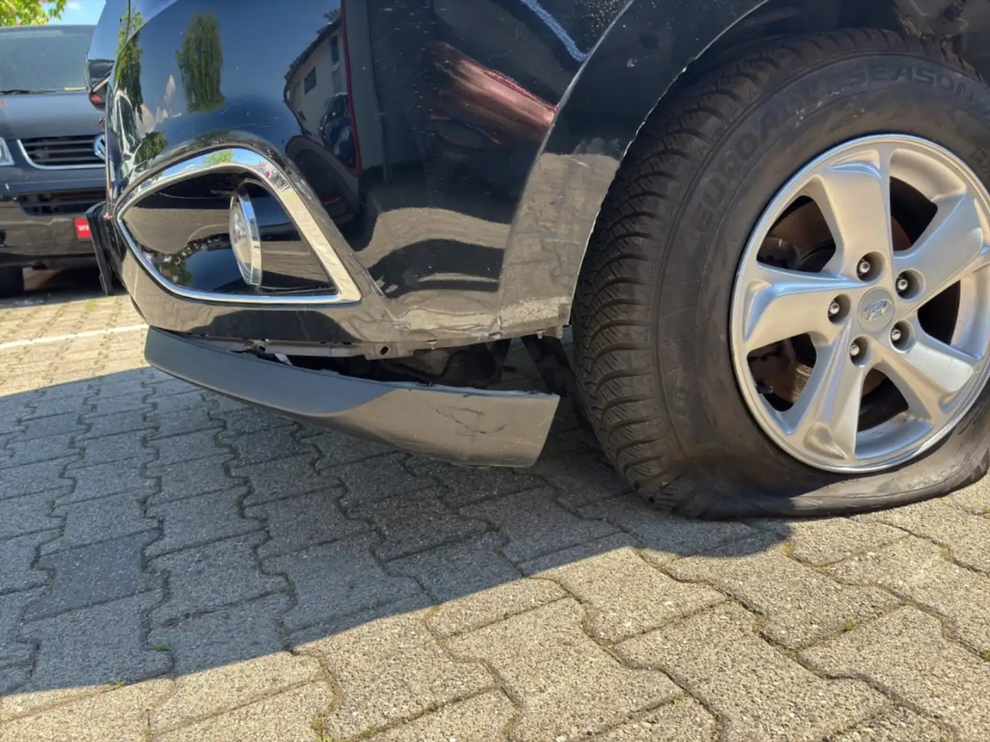 Vehicle image, number 2