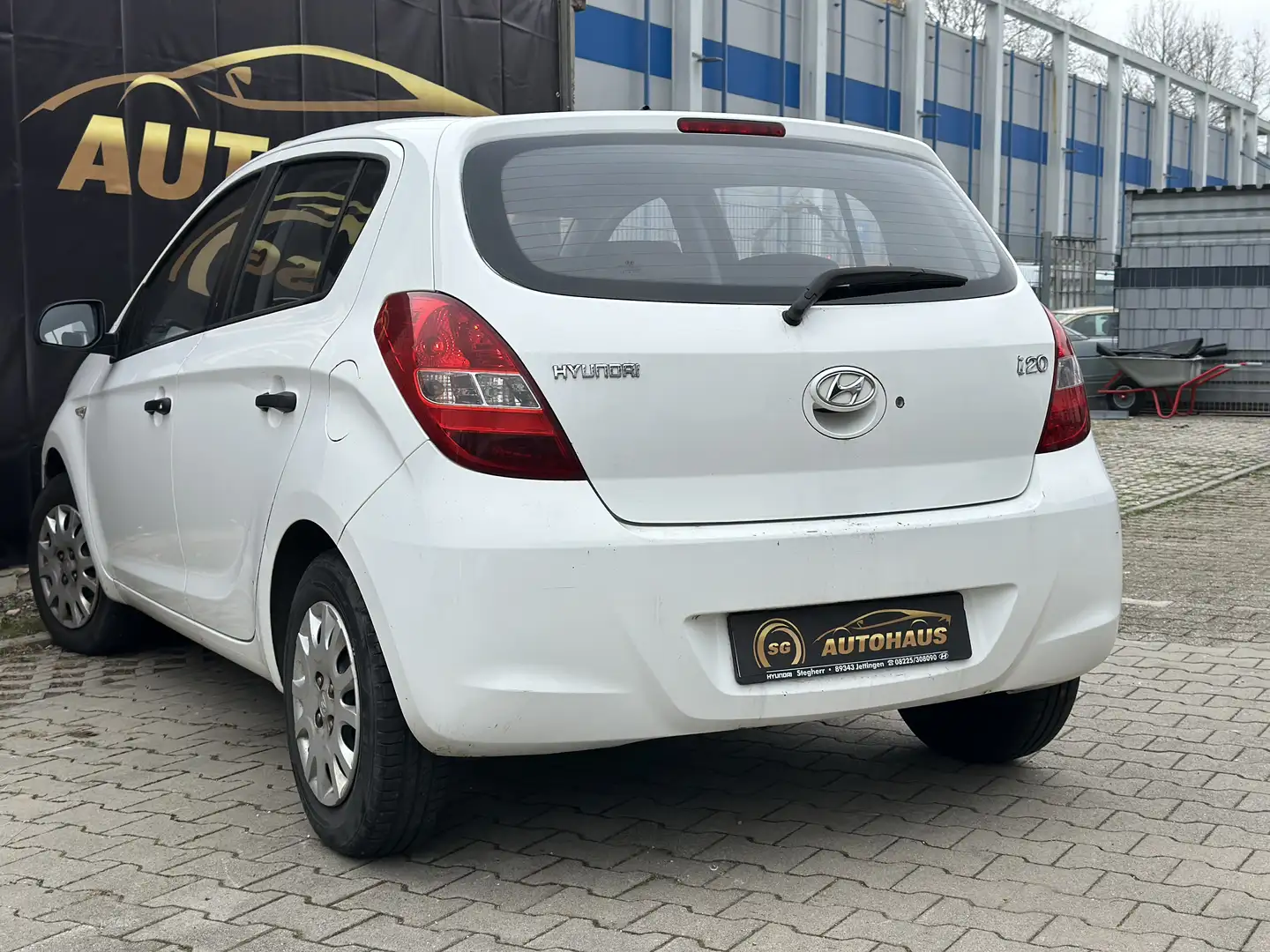 Vehicle image, number 5